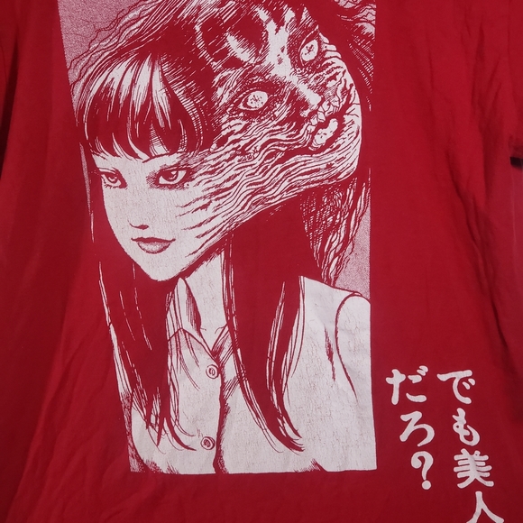 Junji Ito Crunchyroll Hot Topic Tomie Shirt - Picture 2 of 4